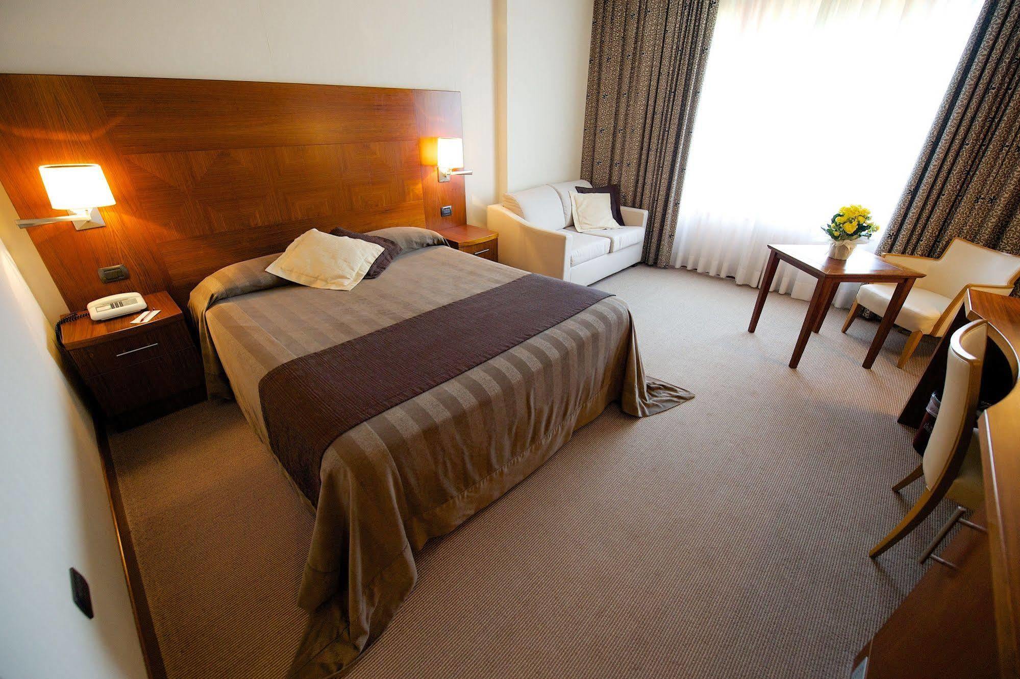Four Points By Sheraton Siena Esterno foto