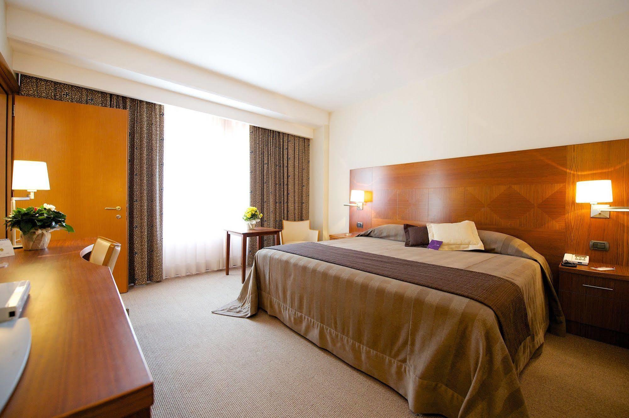 Four Points By Sheraton Siena Esterno foto