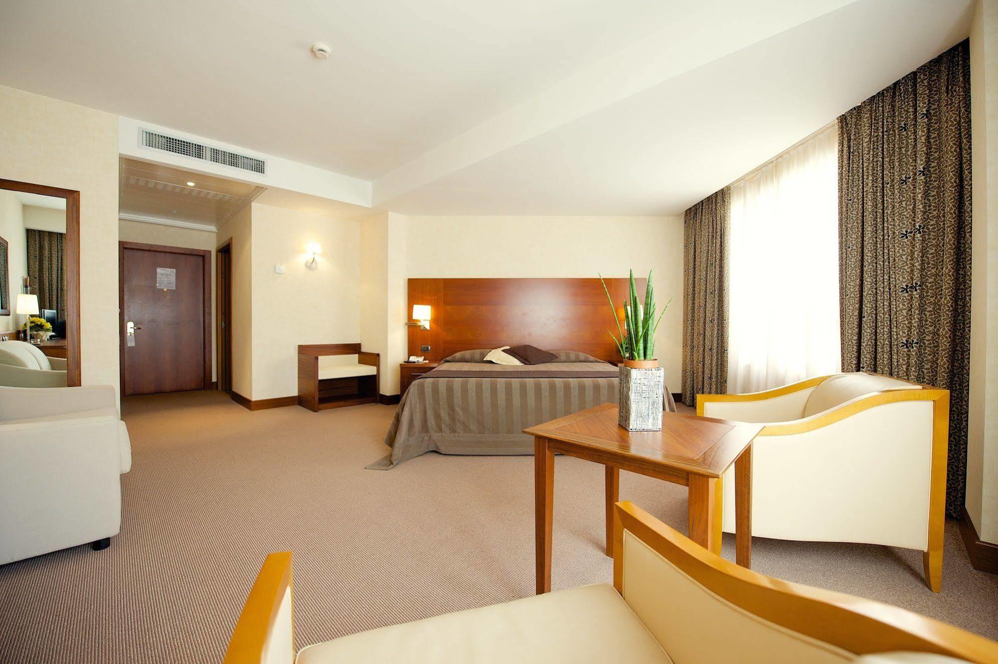 Four Points By Sheraton Siena Esterno foto
