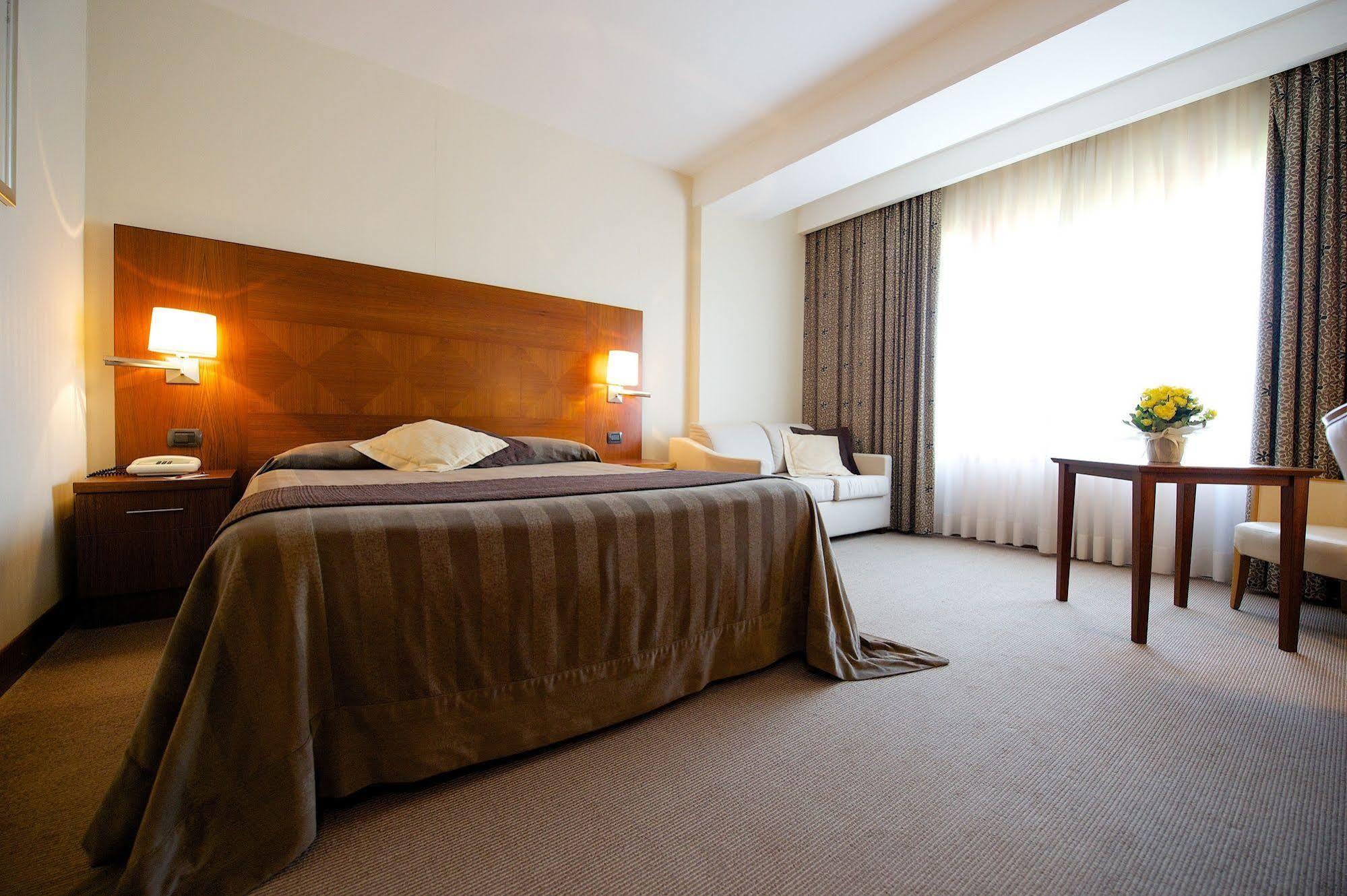 Four Points By Sheraton Siena Esterno foto